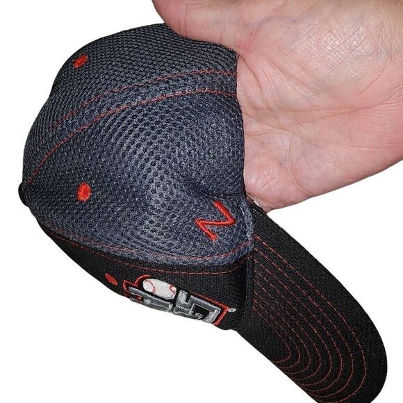 Zephyr Men's Black Gray NCAA 2017 College Baseball World Series Fitted Hat Small - Picture 5 of 7